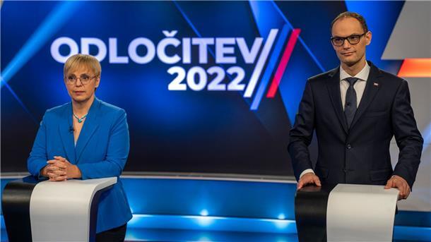 Rechtsanwältin Pirc-Musar wird Präsidentin Sloweniens Die liberale Kandidatin Natasa Pirc Musar und der ehemalige Außenminister Anze Logar nehmen an einer Fernsehdebatte teil.