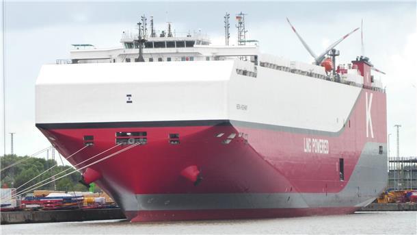 Die LNG-Autofähre „Hera Highway“ legte zur Jungfernfahrt in Bremerhaven an. 