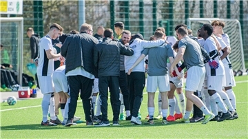 Die Mannschaft der TSV Wulsdorf hat sich geschlossen von der Gewalttat eines ihrer Spieler gegen einen Schiedsrichter distanziert.