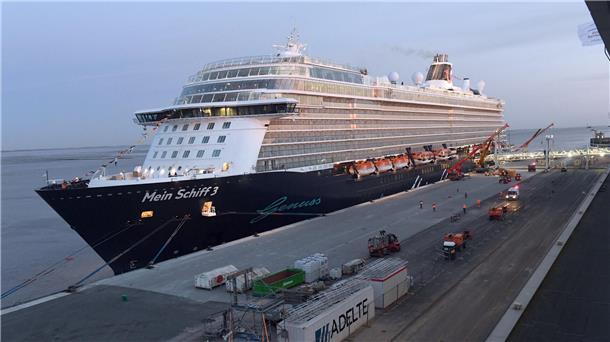 Die "Mein Schiff 3" macht den Anfang. Am Mittwoch hat der erste Kreuzfahrer an d...