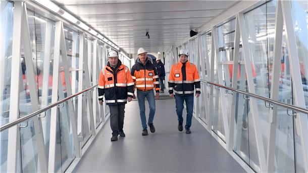 Die "Mein Schiff 3" macht den Anfang. Am Mittwoch hat der erste Kreuzfahrer an d...