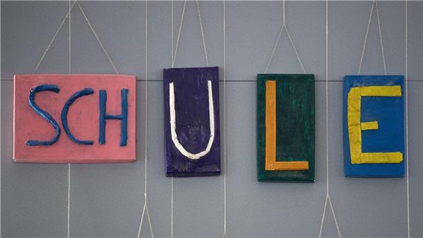 Viele Kinder auf Schuleintritt nicht gut vorbereitet „Die meisten Fähigkeiten, wie zum Beispiel die meisten Buchstaben des Alphabets erkennen oder einige Wörter lesen zu können, sind in Deutschland schlechter ausgeprägt als im Mittel der EU“, sagen Bildungsforscher.