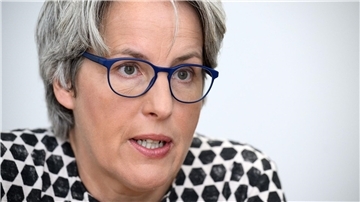 Die Missbrauchsbeauftragte Kerstin Claus kritisiert den Umgang der evangelischen Kirche mit Betroffenen sexualisierter Gewalt.