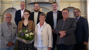 Die Mitglieder des Gnarrenburger Kirchenvorstandes: Uwe Bredehöft (vorne von links), Merle Drost, Regina Ecker, Norbert Steffens, Jan Luca Semken sowie Cord Schöning (hinten von links), Fabian Marcel Brandt und Philipp Logemann. Es fehlt Claudia Metscher.