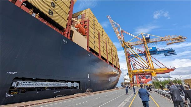So emotional war die Taufe des weltgrößten Containerschiffs in Bremerhaven Die „MSC Michel Cappellini“ ist heute an der Stromkaje getauft worden.