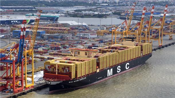 Das sagt der Bremer Senat zu den Plänen von MSC in Hamburg Die „MSC Michel Cappellini“ Mitte Juli 2023 bei ihrer Taufe in Bremerhaven.