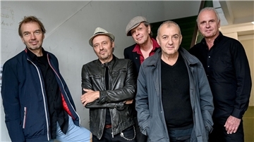 Die Musiker der Band Pankow, Andreas „Kulle“ Dziuk (l-r), Andre Drechsler, Jürgen Ehle, Andre Herzberg und Stefan Dohanetz.