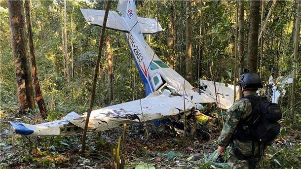 Amazonas: Kinder nach 40 Tagen im Dschungel gerettet Die Mutter der Kinder kam bei dem Flugzeugabsturz ums Leben.