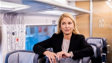 Die neue Bahnchefin Evelyn Palla soll mit einem neuen Vorstandsteam die Probleme bei der Bahn angehen. (Archivbild)