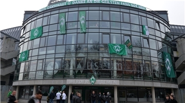 Die neue Koalition will Werder Bremen bezüglich der Modernisierung eines neuen Leistungszentrums helfen.