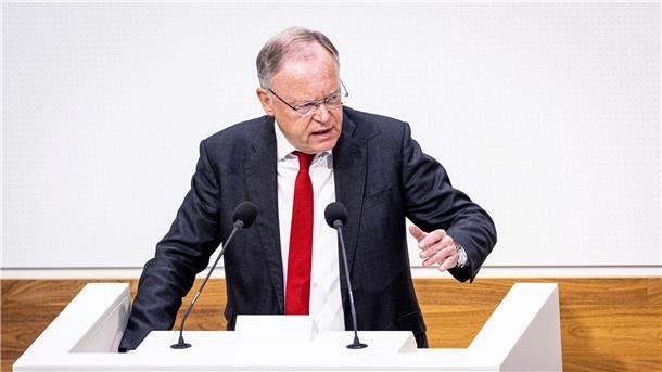 SPD in Niedersachsen vor CDU - Grüne und FDP verlieren Die niedersächsische SPD um Ministerpräsident Stephan Weil steuert auf eine Wiederwahl zu.