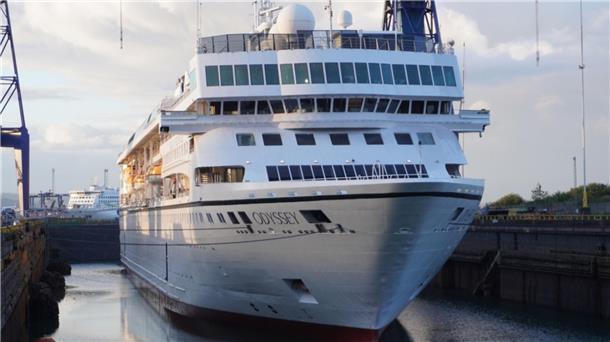 Diese Kreuzfahrt-Weltreise mit der „Odyssey“ geht erst einmal nach Bremerhaven Die "Odyssey" liegt noch im Dock in Belfast.