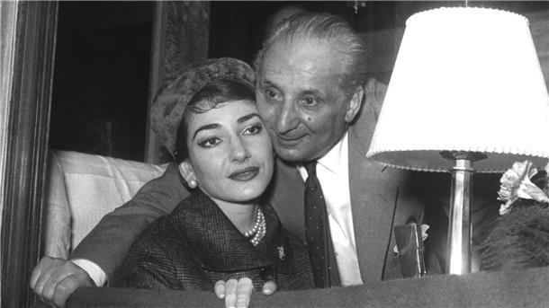 100 Jahre Callas: „Ich bin kein Idol, ich bin ein Mensch“ Die Operndiva Maria Callas und ihr Ehemann Giovanni Battista Meneghini sind mit dem Zug unterwegs von Rom nach Mailand. Bis heute fasziniert Maria Callas sowohl künstlerisch als auch privat.