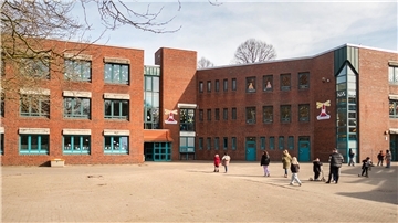 Die Pestalozzischule am Leher Tor 21 in Bremerhaven.