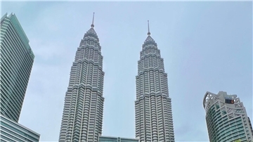 Die Petronas Towers in Kuala Lumpur: Die 452 Meter hohen Zwillingstürme waren von 1998 bis 2004 das höchste Gebäude der Welt.
