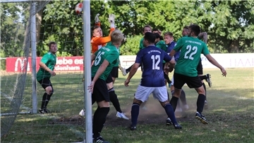 SV Phiesewarden gegen SV Ofenerdiek in der Fußball-Kreisliga.