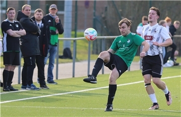 SV Phiesewarden gegen SG Schwarz-Weiß Oldenburg in der Fußball-Kreisliga