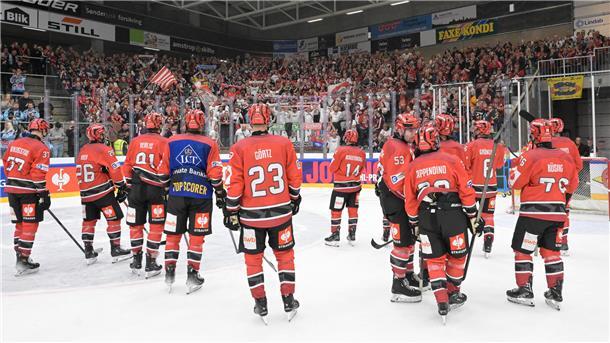Pinguins gegen Rouen vor dem Sprung in die CHL-Playoffs Die Pinguins feierten nach dem Sieg in Vojens mit den zahlreich mitgereisten Fans. Auch im Heimspiel gegen Rouen darf sich die Mannschaft wieder auf die Unterstützung der Anhänger verlassen.