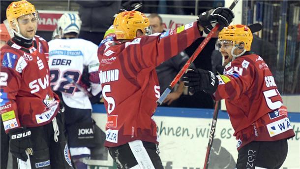 Grenzenloser Jubel: Pinguins siegen im Spitzenspiel und sind DEL-Tabellenführer Die Pinguins haben allen Grund zum Feiern. Die Bremerhavener sind wieder Spitzenreiter in der Deutschen Eishockey-Liga.