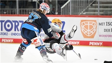 Jan Urbas im Fallen