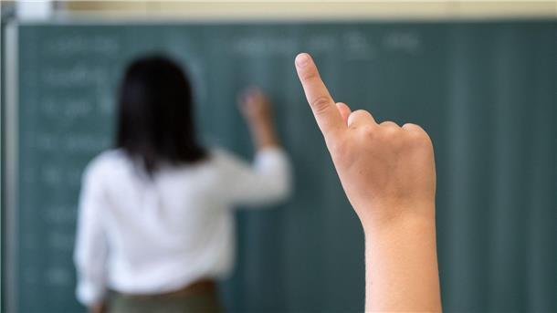 Die Pisa-Studie ist die größte internationale Schulleistungsvergleichsstudie. Es werden die Kompetenzen von 15-jährigen Jugendlichen beim Lesen, in der Mathematik und den Naturwissenschaften erfasst.