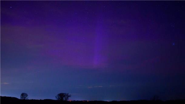 Polarlichter leuchten über Brandenburg und Sachsen-Anhalt Die Polarlichter waren etwa über Calbe im Salzlandkreis zu beobachten.