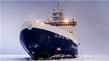 Die "Polarstern" hat sich überaus bewährt. Auch das Nachfolgeschiff muss drei in einem sein: Eisbrecher, Forschungsschiff und Versorger.