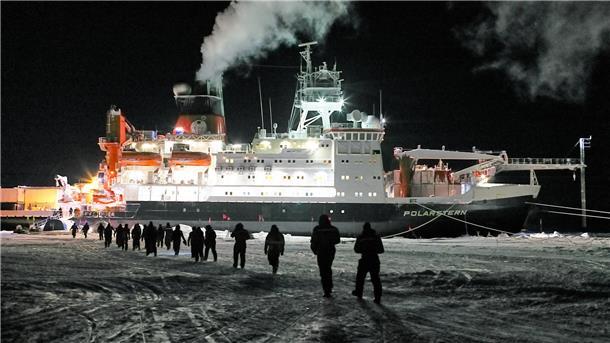 Die „Polarstern“,1982 gebaut, muss dringend durch ein modernes Schiff ersetzt werden. Jetzt konnte die Ausschreibung endlich anlaufen.