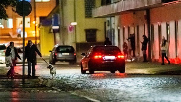 Die Politik will weniger Verkehr in der Lessingstraße, Bremerhavens Rotlichtviertel.