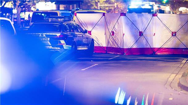 Schüsse in Hannover - Junger Mann stirbt, mehrere Verletzte Die Polizei bittet, den Bereich zu meiden.