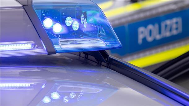 Die Polizei Cuxhaven hat die Ermittlungen zum Schusswaffengebrauch übernommen. (Symbolbild)