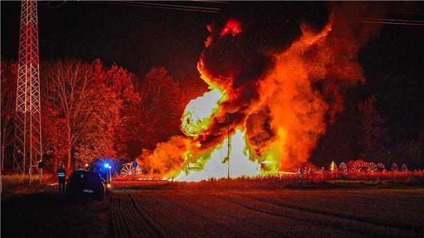 Die Polizei ermittelt nun zur Brandursache.