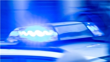 Die Polizei fahndet nach drei Einbrechern, die einen 83-Jährigen gefesselt und ausgeraubt haben. (Symbolbild)