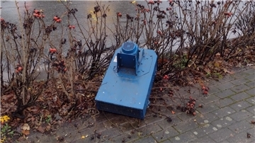 Die Polizei fragt: Wer vermisst eine solche blaue Arbeitsmaschine?
