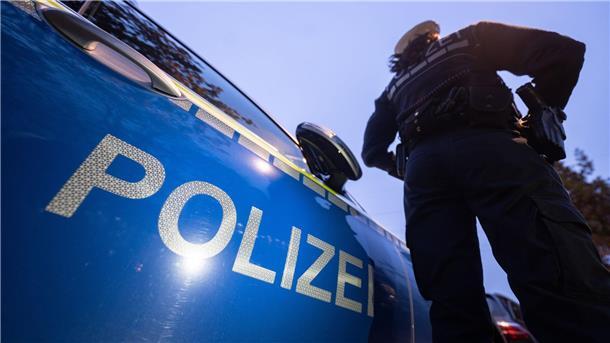 Schwer verletzte Frau in Einfamilienhaus gefunden Die Polizei hat eine schwer verletzte Frau in einem Haus gefunden. (Symbolbild)