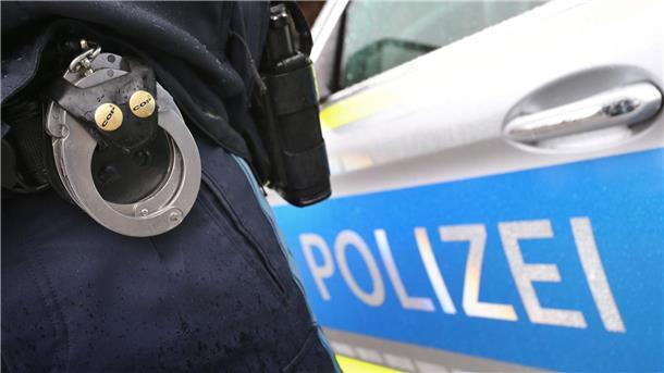 Raubüberfälle auf Tankstellen - zwei Männer festgenommen Die Polizei hat mutmaßliche Tankstellenräuber festgenommen. (Symbolbild)