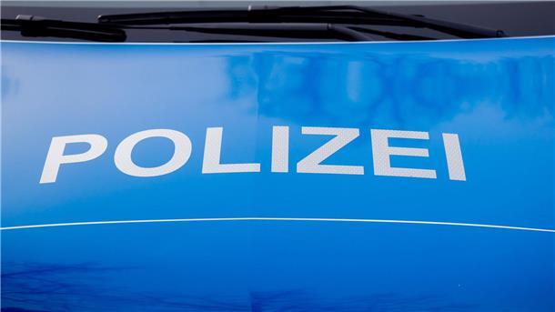 Polizei stoppt Lkw-Fahrer mit Nagelkette Die Polizei in NRW konnte einen flüchtenden LKW-Fahrer erst mit einer Nagelkette stoppen (Symbolbild).