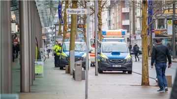 Die Polizei kontrolliert, ob die Corona-Schutzmaßnahmen eingehalten werden. Das ist leider nicht immer der Fall.