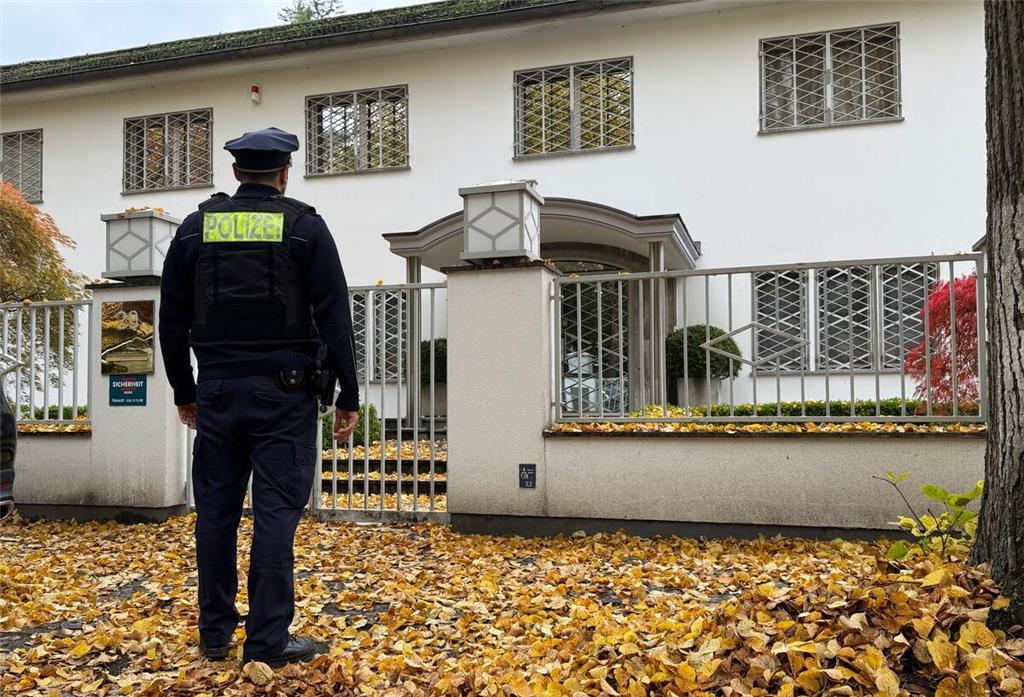 „Looking for Freedom“ - Schlagerkönig Jack White ist tot Die Polizei leitete ein Todesermittlungsverfahren ein.