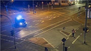Nach Türkei-Sieg: Polizei Bremerhaven stellt sich Fans in Hafenstraße in den Weg Leere Kreuzung am Leher Tor nach Türkei-Spiel