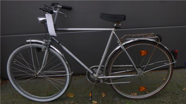 Selsinger Polizei sucht Eigentümer von drei gestohlenen Fahrrädern Ein gestohlenes Herrenfahrrad.