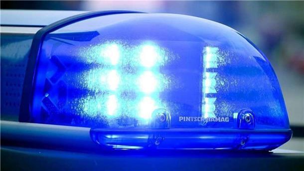 Die Polizei (Symbolbild) hat einen mutmaßlichen Ladendieb in Zeven verhaftet.