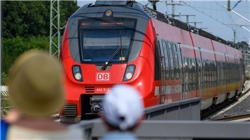 Die Polizei und die Deutsche Bahn gehen von Sabotage aus: Wer steckt hinter dem Bahn-Chaos?