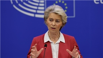 Die Präsidentin der Europäischen Kommission, Ursula von der Leyen bei einer Pressekonferenz im Europäischen Parlament in Straßburg.