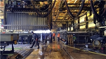 Die Produktion von Zink ist sehr energieintensiv. Die Nordenhamer Zinkhütte verbraucht so viel Strom wie 170.000 Vier-Personen-Haushalte.