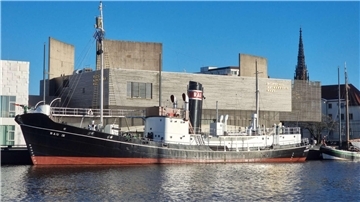 Ein Museumsschiff im Hafen. Die „Rau IX“ im Neuen Hafen in Bremerhaven dient als Testobjekt für neue Verfahren zum Schutz historischer Museumsschiffe vor Korrosion.
