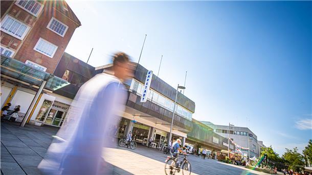 Die RFR Holding aus Frankfurt übernimmt die Immobilie, in der sich derzeit noch die Galeria-Kaufhof-Karstadt-Filiale im Bremerhavener Columbus-Center befindet.