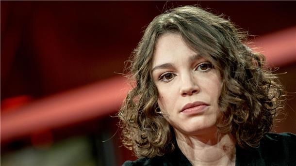 Die russische Oppositionelle Schanna Nemzowa kritisiert, dass auch viele einfache Kleinanleger ihrer Heimat zu Unrecht unter den westlichen Finanzaktionen leiden. (Archivbild)