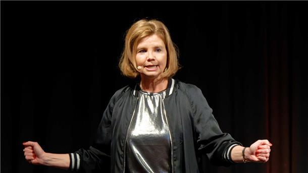 Annette Frier hat nach Klima-Doku „mehr Hoffnung“ Die Schauspielerin Annette Frier steht bei der Veranstaltung „Remix 4!“ beim Literaturfestival Lit.Cologne auf der Bühne.