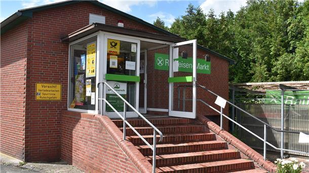 Bitter für Stadland: In Rodenkirchen gibt’s bald keinen Raiffeisenmarkt mehr Eingangsbereich eines Raiffeisenmarktes mit Treppe.